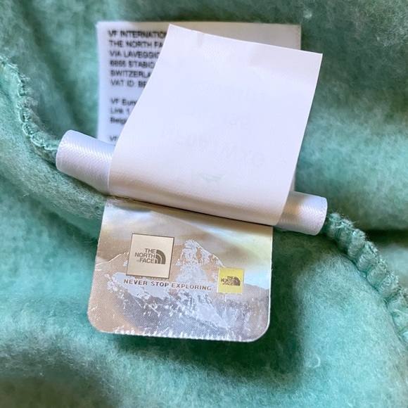 The North Face Women’s Heritage Patch Full Zip Hoodie In Wasabi - Picture 9 of 9